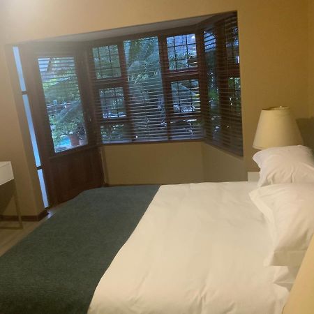 Marina Views Guesthouse Хартбееспоорт Екстериор снимка