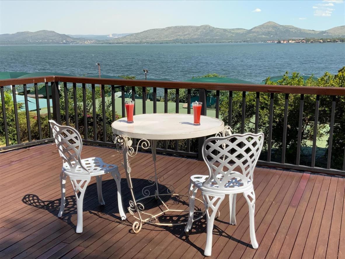 Marina Views Guesthouse Хартбееспоорт Екстериор снимка