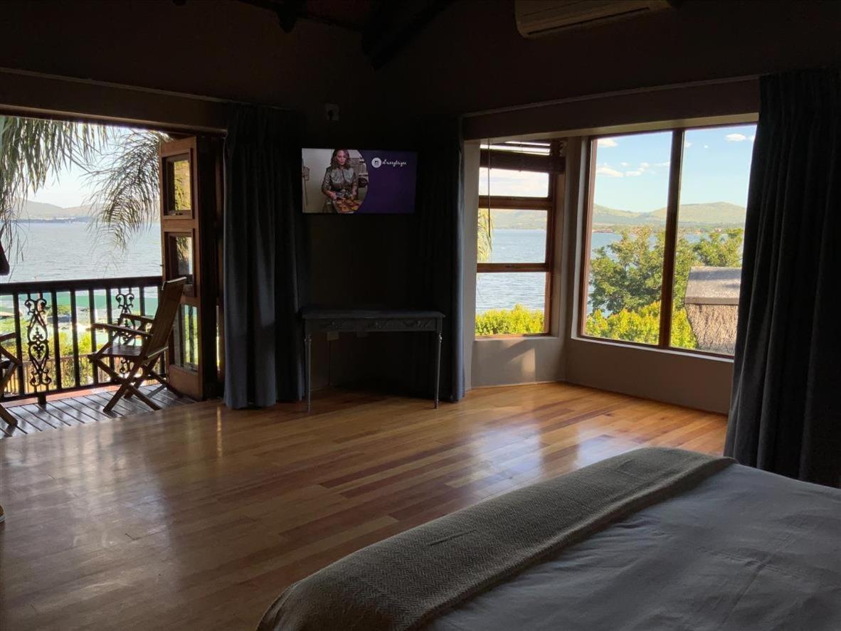 Marina Views Guesthouse Хартбееспоорт Екстериор снимка