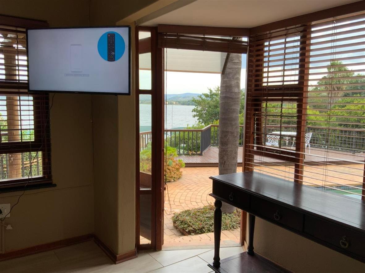 Marina Views Guesthouse Хартбееспоорт Екстериор снимка