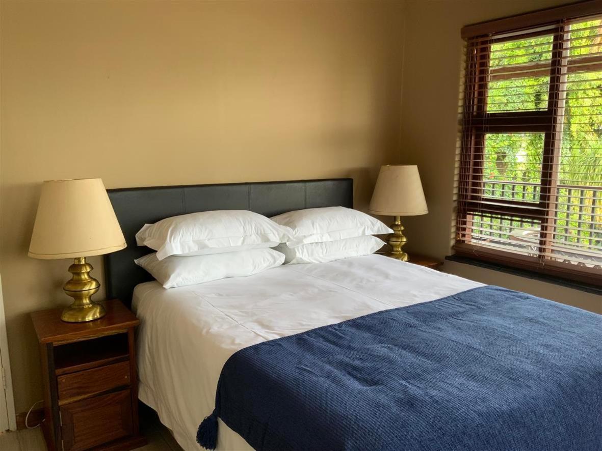 Marina Views Guesthouse Хартбееспоорт Екстериор снимка