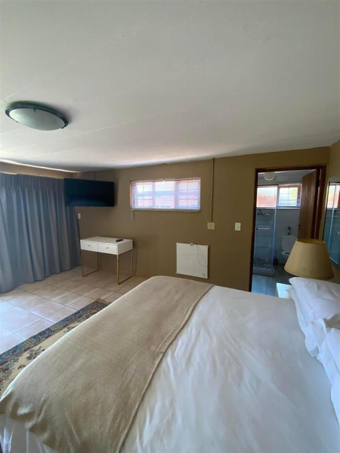 Marina Views Guesthouse Хартбееспоорт Екстериор снимка