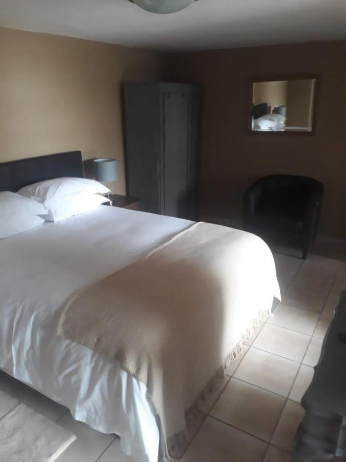 Marina Views Guesthouse Хартбееспоорт Екстериор снимка