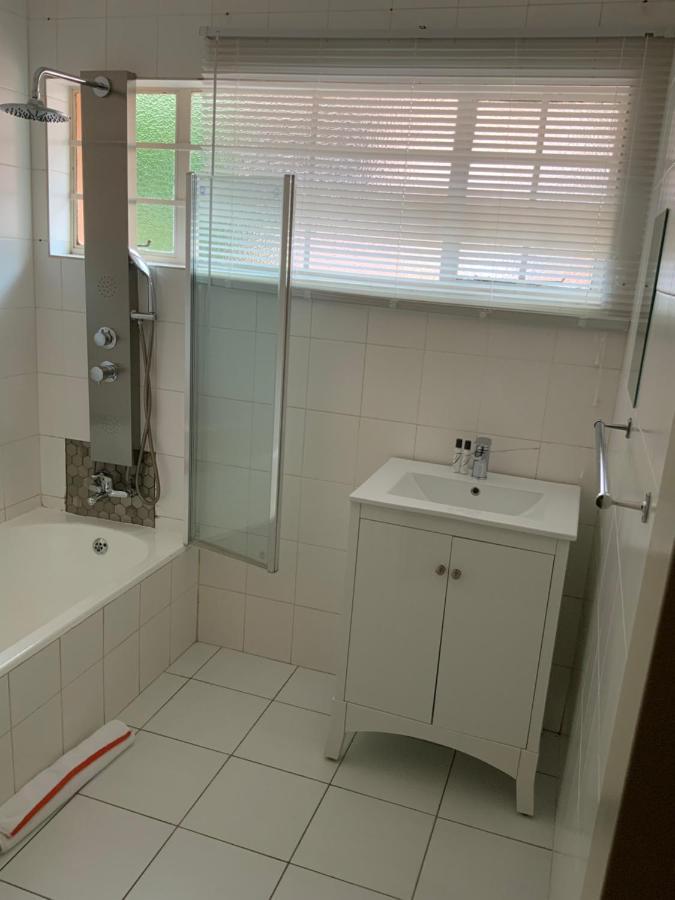 Marina Views Guesthouse Хартбееспоорт Екстериор снимка