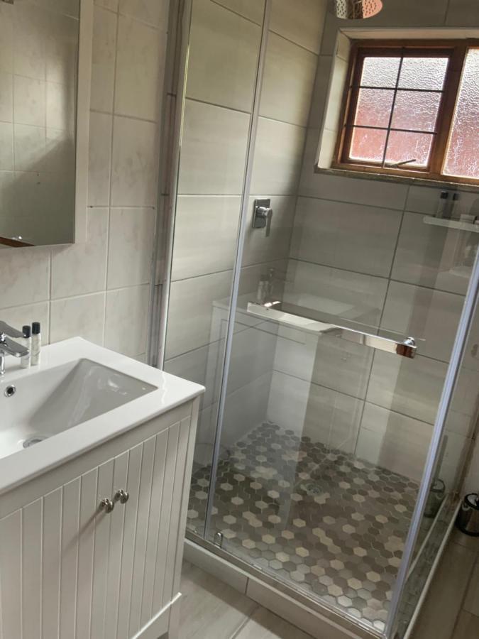 Marina Views Guesthouse Хартбееспоорт Екстериор снимка